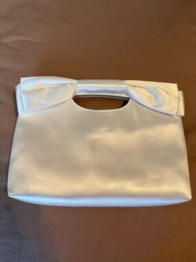 Lulu's Satin Bow Handle Clutch in Silver